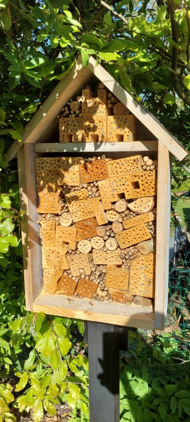 Insectenhotel te zien bij Studio Cornmill